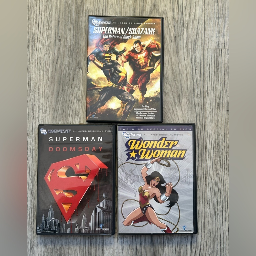 DC Comics Superhero 12 DVD's - Multicolor Covers - Picture 2 of 6
